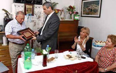 El Intendente Ferraresi visit� el centro de jubilados y pensionados �Villa Luj�n�