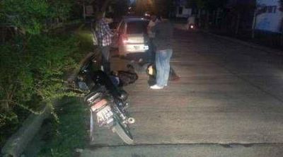 Los aprehenden por pasar por negocios con un arma