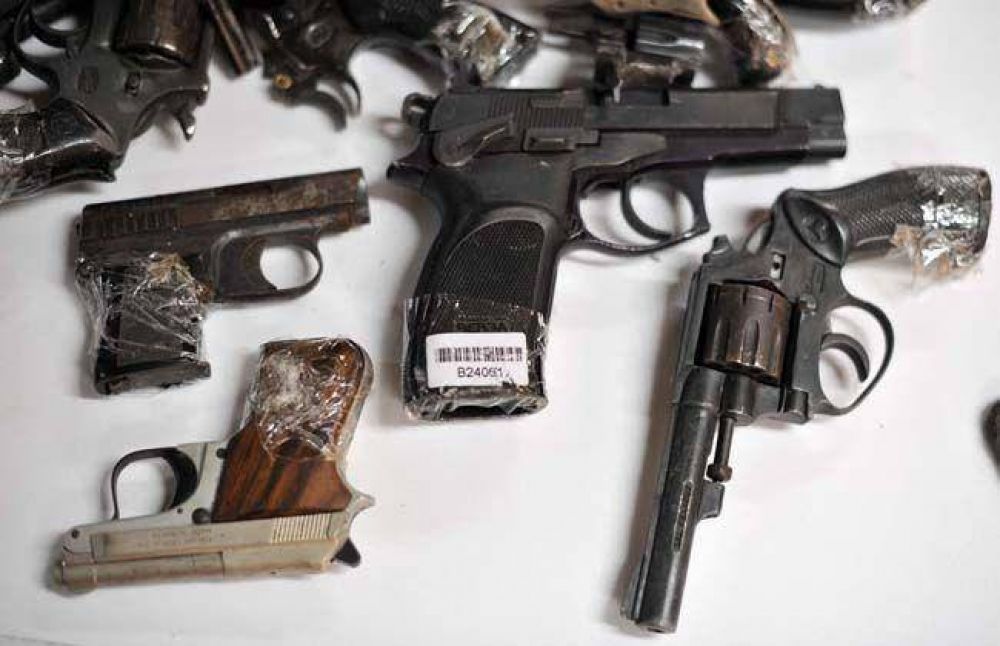 Se sacaron de circulaci�n unas 6 mil armas