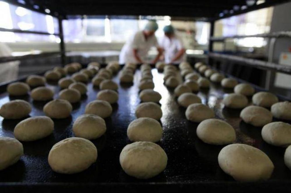 Panaderos tucumanos salen a acusar a molineros por la suba de la harina