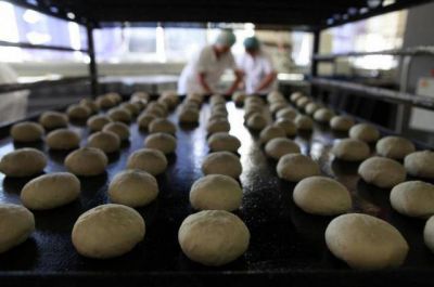 Panaderos tucumanos salen a acusar a molineros por la suba de la harina