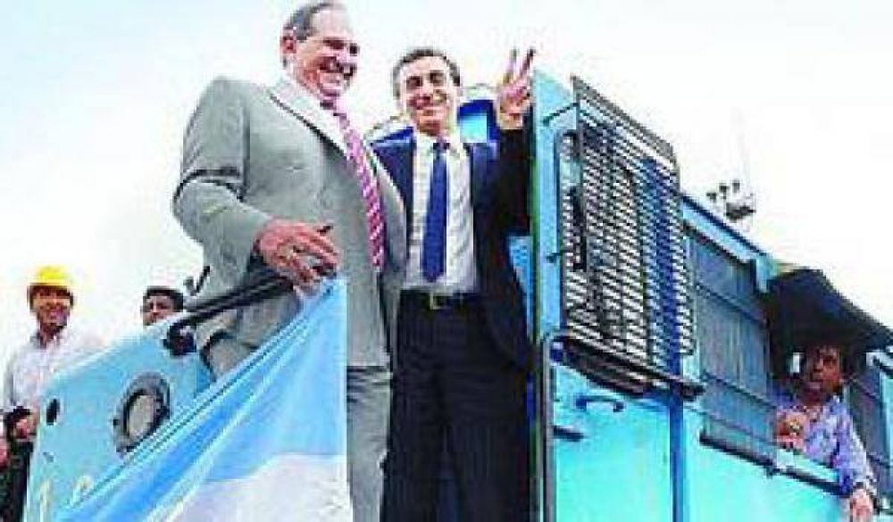 Randazzo y Alperovich hace cuatro d�as: "encaramos una hist�rica recuperaci�n ferroviaria en Tucum�n y la Argentina"