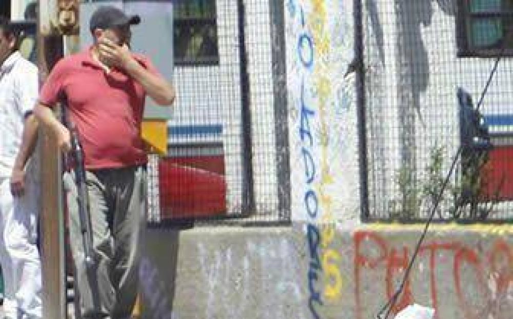 Hombre armado irrumpi� en una manifestaci�n de estudiantes de la UNT