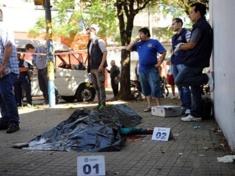 Lo mat� de un balazo en la cabeza en medio de la pelea por el amor de una mujer