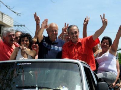 Con una gran caravana, el FpV llev� su mensaje a los barrios
