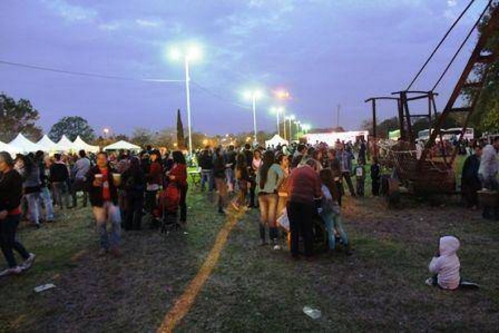 Festejan el D�a de la Madre en La Trocha