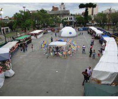 Pas� la XVIII Feria del Libro  