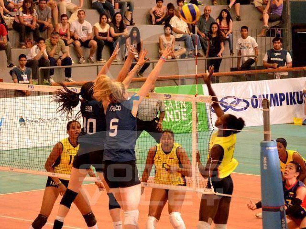 Premundial femenino: Argentina 3 - Colombia 0