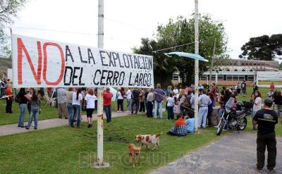 Con conciencia ambiental, vecinos de Sierras Bayas se movilizaron por Cerro Largo