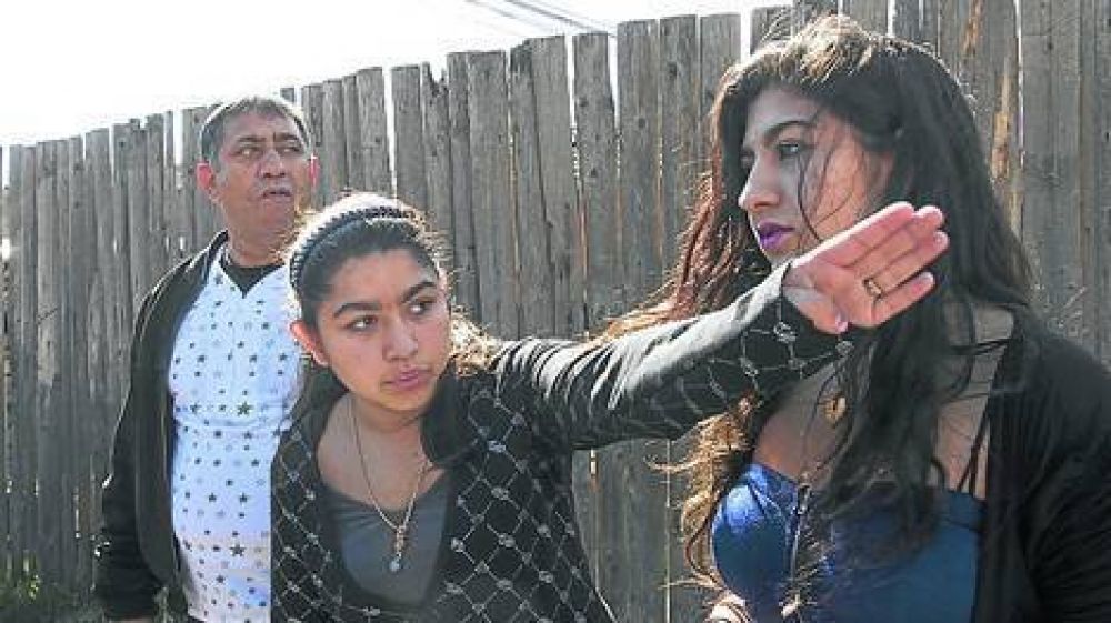 Leonarda puede volver a Francia, pero no su familia