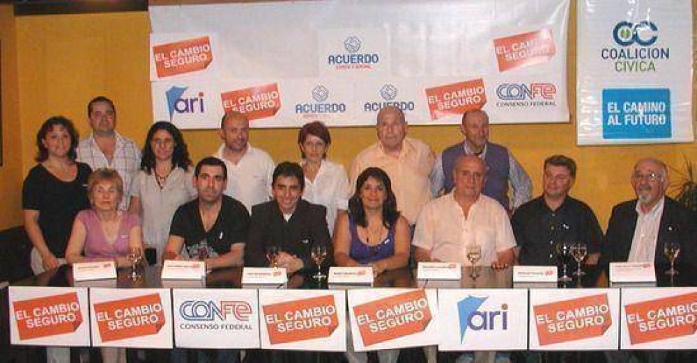 Se proclam� anoche la lista de candidatos del ARI Coalici�n C�vica Confe