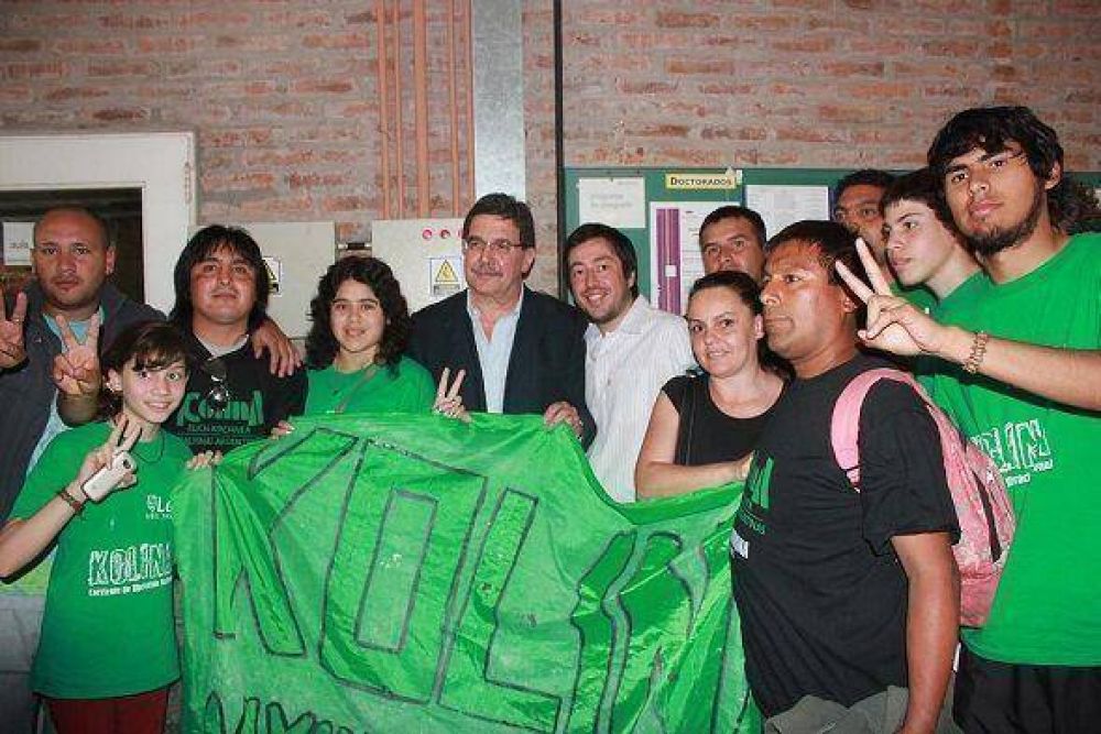Malvinas Argentinas: Sileoni presente en encuentro de educaci�n popular de la UNGS