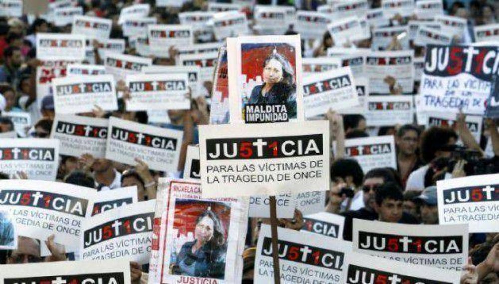 Familiares de v�ctimas de tragedia de Once criticaron a Randazzo