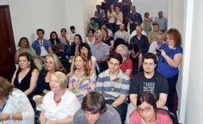 Entrega de carnet de locutores y licencias para medios