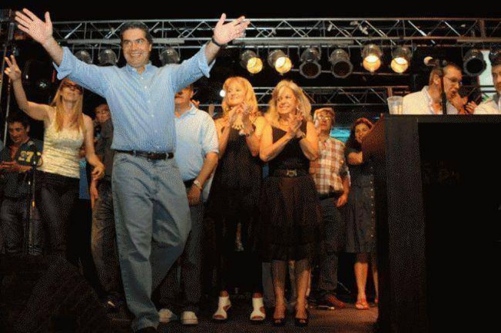 �Queremos que nos acompa�en con el respaldo de su voto�