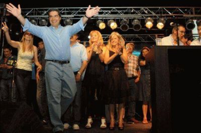 �Queremos que nos acompa�en con el respaldo de su voto�