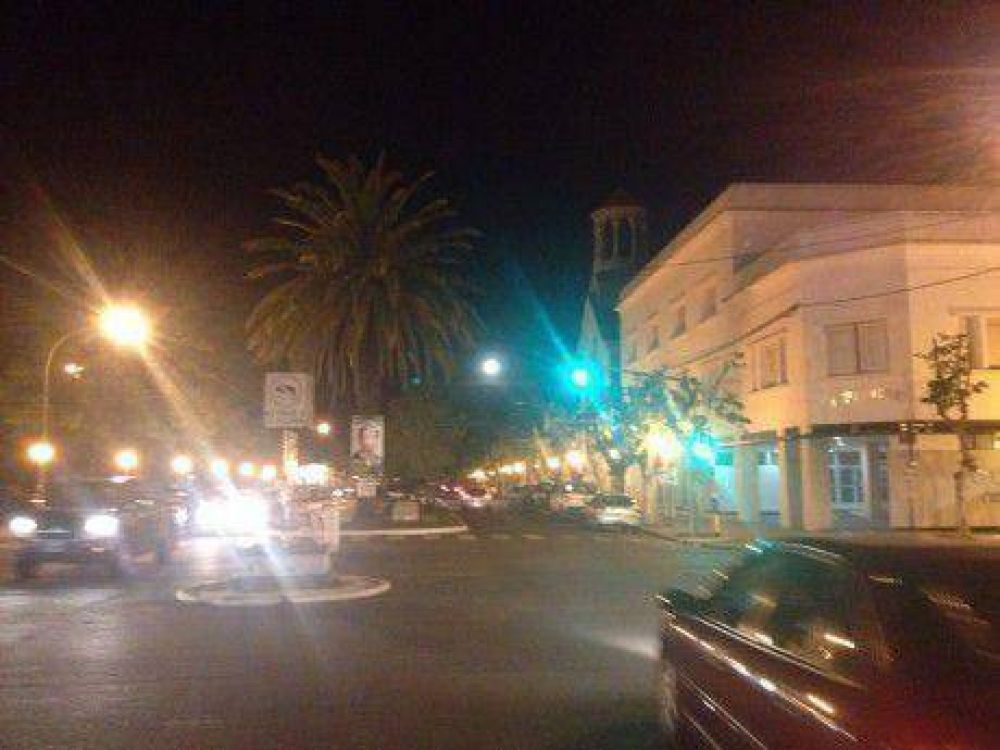 Con la luna llena esplendorosa en el cielo se despidi� el fin de semana en Trenque Lauquen