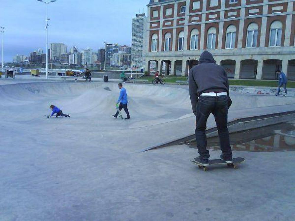 Cada vez m�s chicos practican skate en las pistas marplatenses