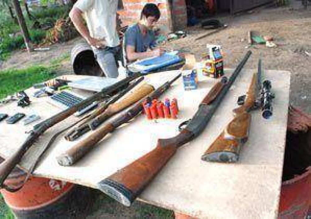 Secuestran un arsenal de armas alquiladas para robar
