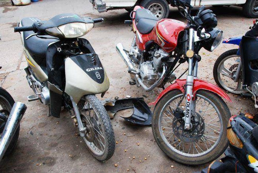 Muri� joven en un choque de motos en Stieben y Duval