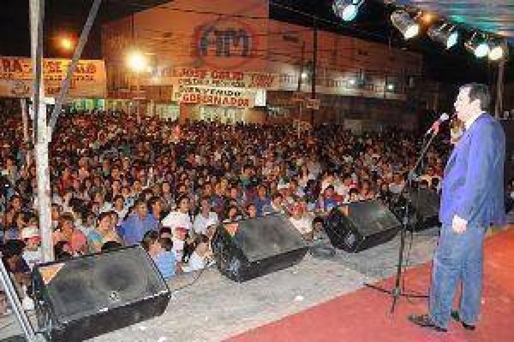 Zamora encabez� un multitudinario plenario del Frente C�vico por Santiago en Quimil�