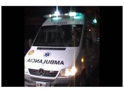 Lo degoll�, lo arrastr� hasta la calle y lo arroll� con una moto