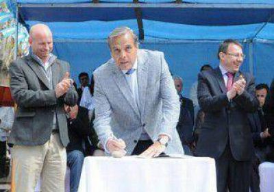 Sapag inaugur� obras en el aniversario de Alumin� 