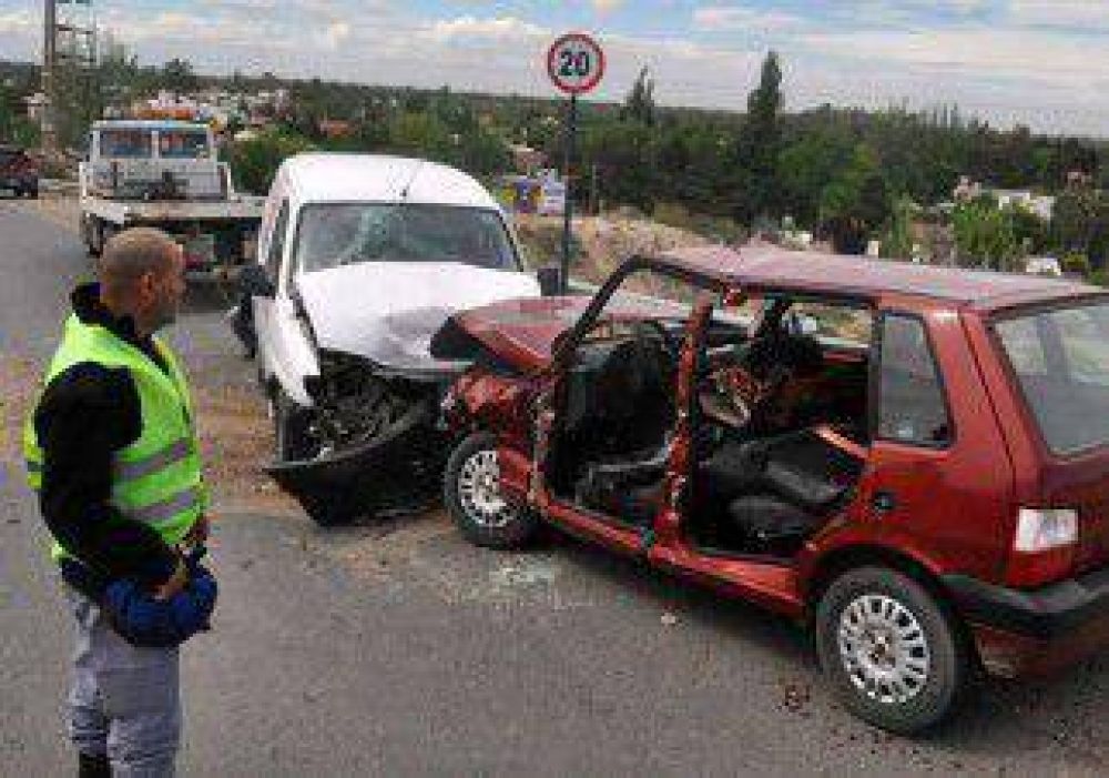 Once heridos en un choque frontal en la bajada a Rinc�n de Emilio 