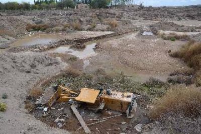 Muri� al caer a un pozo con una m�quina retroexcavadora
