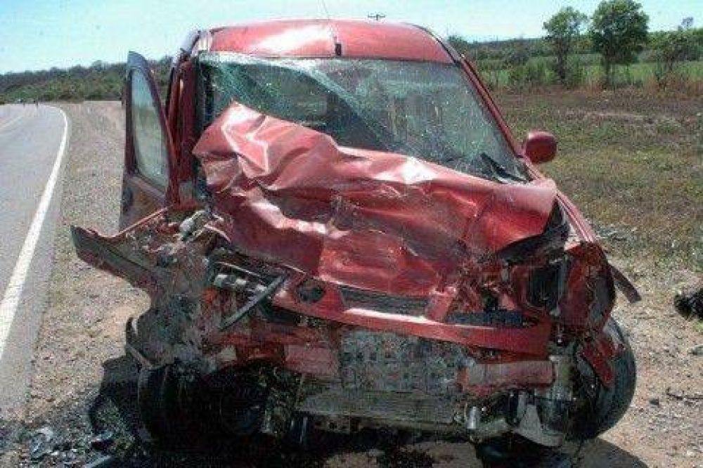 Joven de 21 a�os fallece al chocar con otro veh�culo en la entrada a la localidad de Barro Negro
