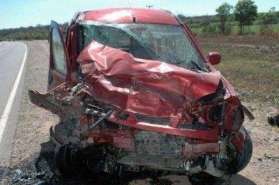 Joven de 21 a�os fallece al chocar con otro veh�culo en la entrada a la localidad de Barro Negro