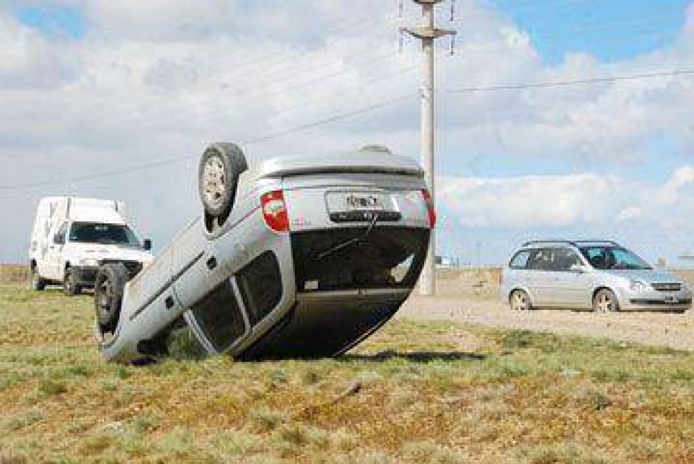 Sali� ileso tras protagonizar vuelco