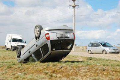 Sali� ileso tras protagonizar vuelco