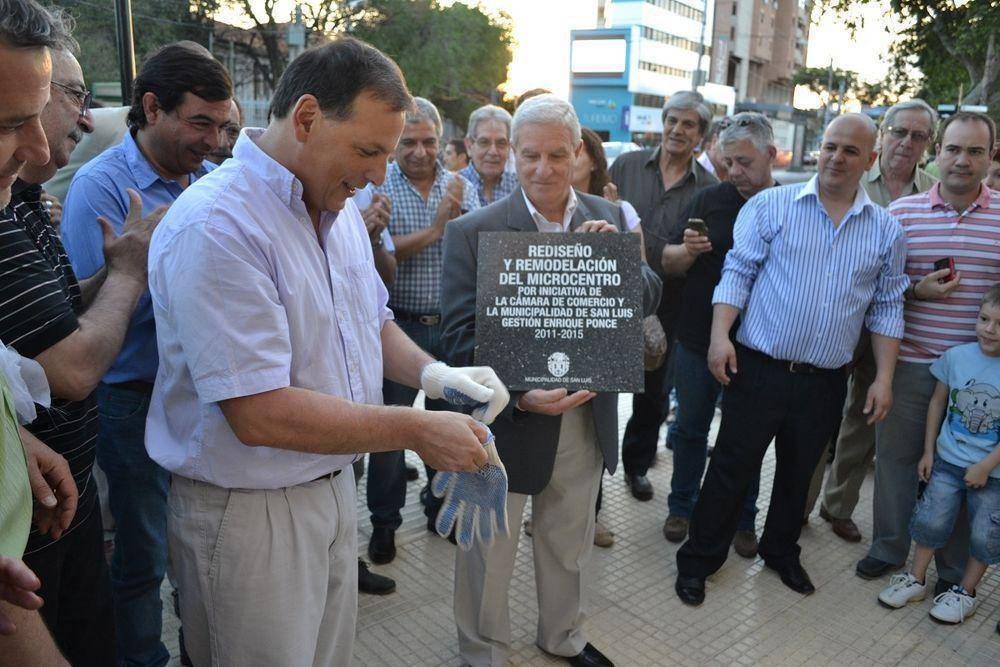 Qued� inaugurada la primera vereda ensanchada del microcentro