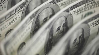  El d�lar oficial cerr� a $ 5,86 y el "blue" se consigue a 9,89%