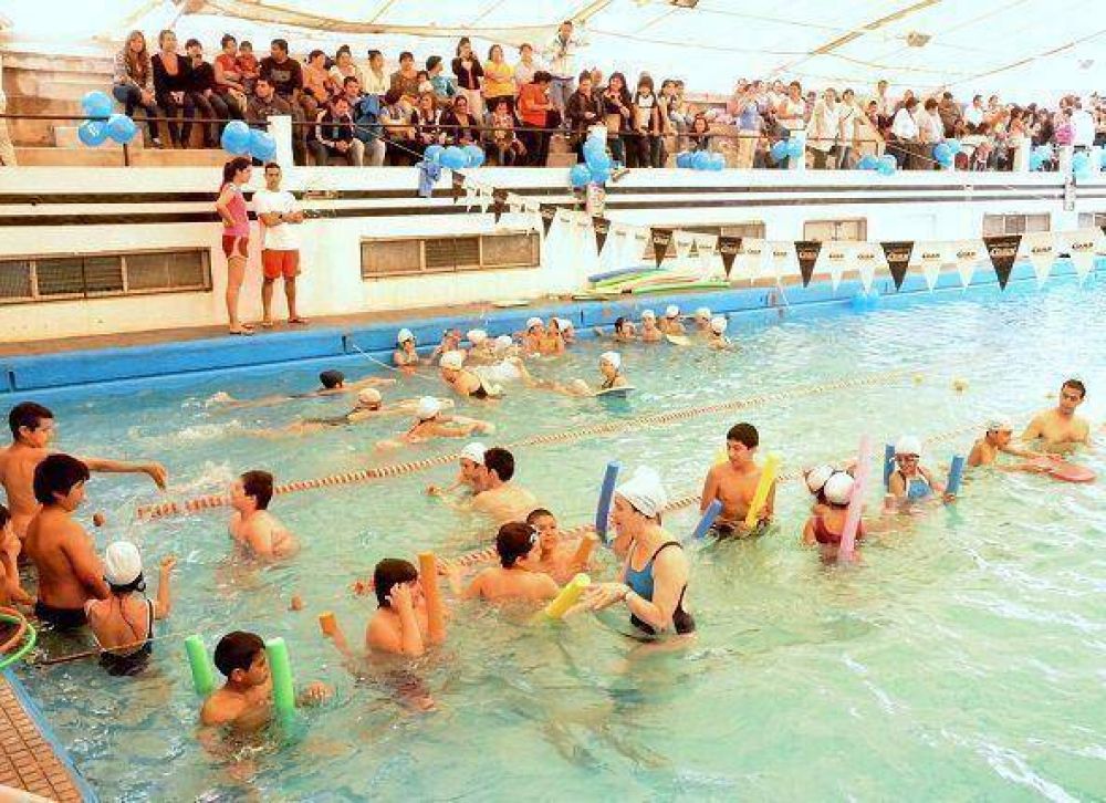 El Municipio realiz� una exposici�n de nataci�n en General San Mart�n