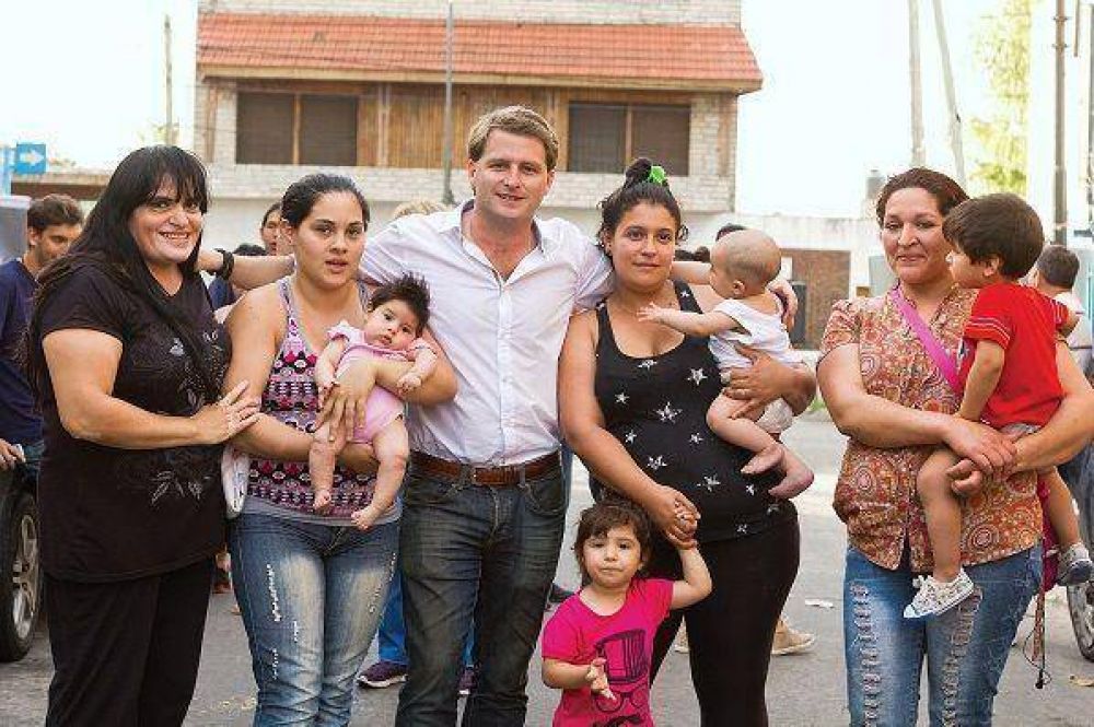 San Fernando: Campbell homenaje� a las madres