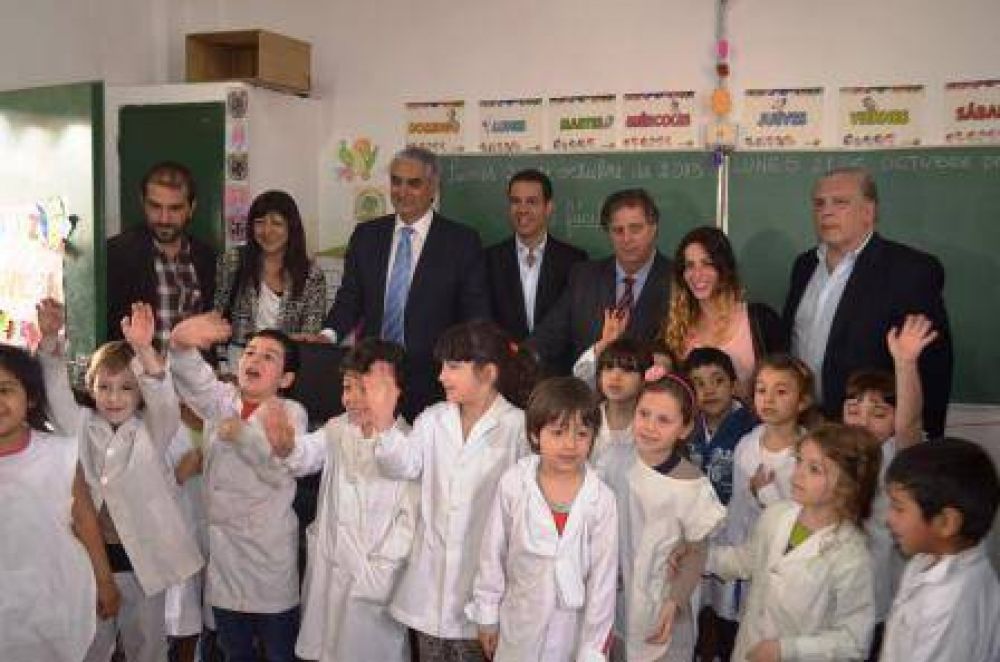El Gobierno bonaerense inaugur� un centro de tecnolog�a en Vicente L�pez 