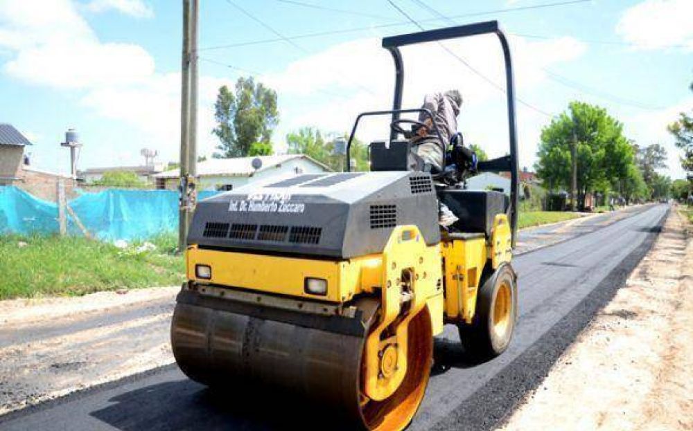 La Comuna llega con cuadras de asfalto a barrios de Pilar y Derqui