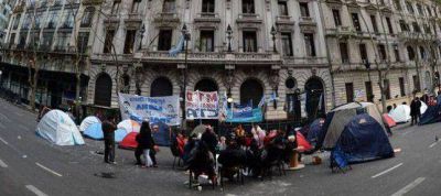 Nuevo acampe en la Ciudad en reclamo de puestos de trabajo