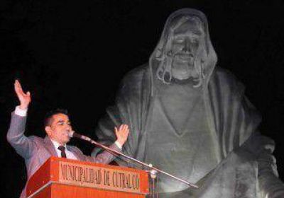 Cutral Co exhibe su nuevo atractivo: un Cristo gigante 