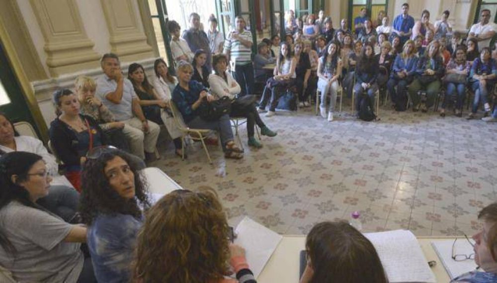 Seguir�n los trabajos y se turnar�n para dar clases