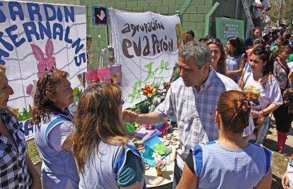 Jorge y Magdalena Ferraresi siguen reuni�ndose con vecinos de la ciudad