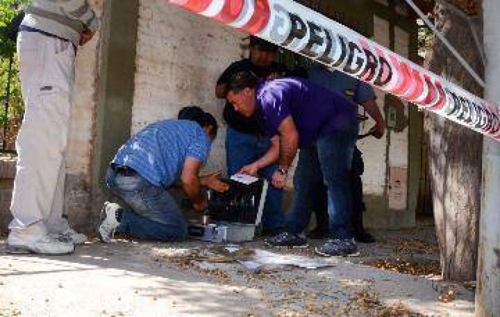 Hallan un kilo de coca�na en un canasto de basura