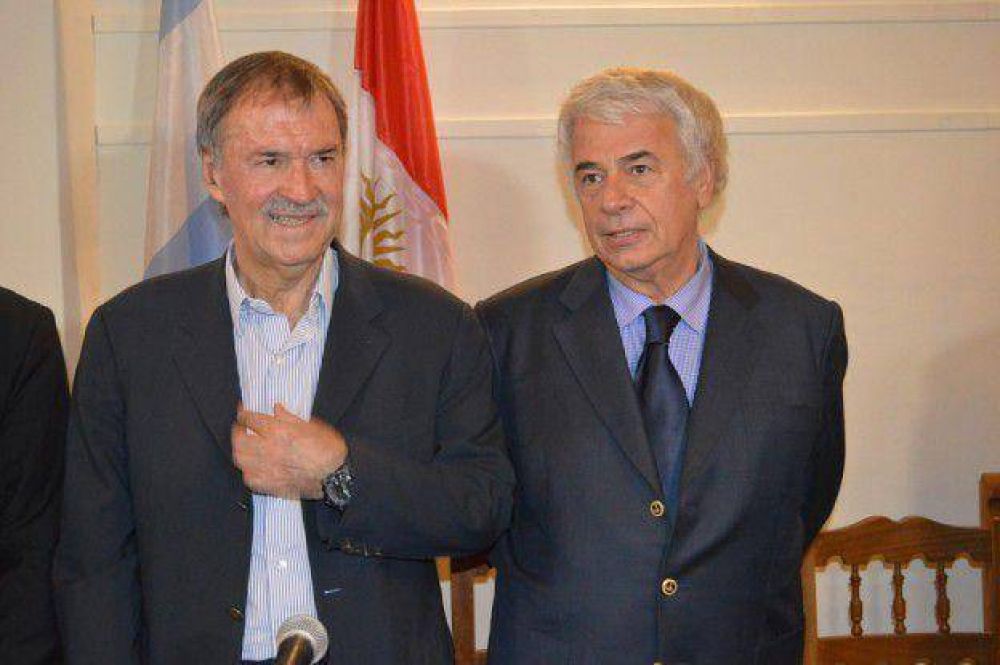 De la Sota dijo que quiere colaborar con Avil�s
