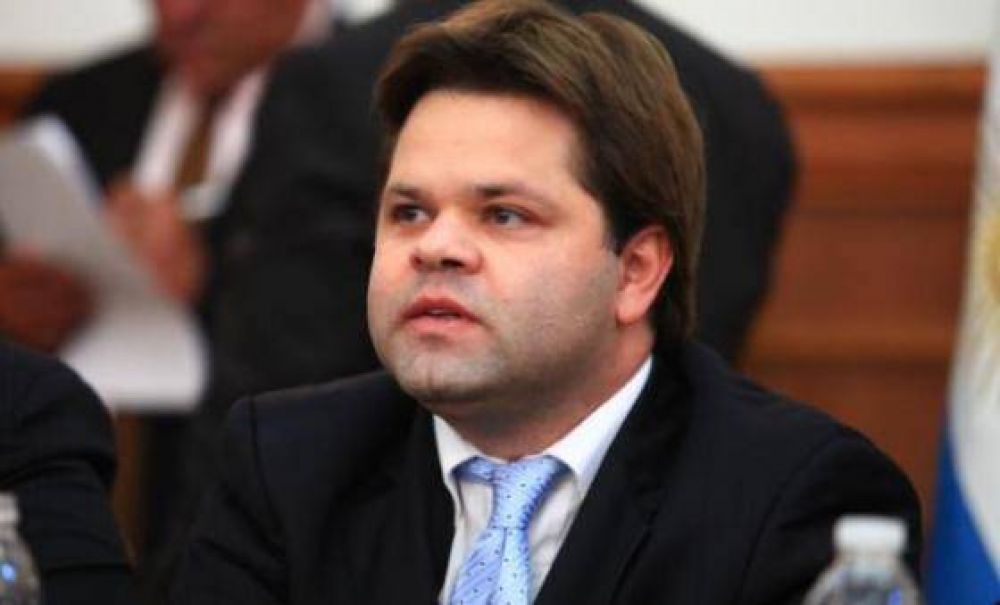 El ministro de econom�a confirm� que se pagar� el aumento ofrecido a los estatales