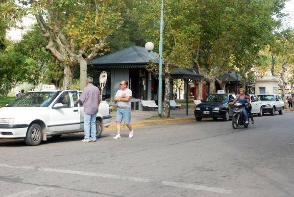 Los taxistas de la ciudad eval�an aumentar la tarifa en los pr�ximos d�as