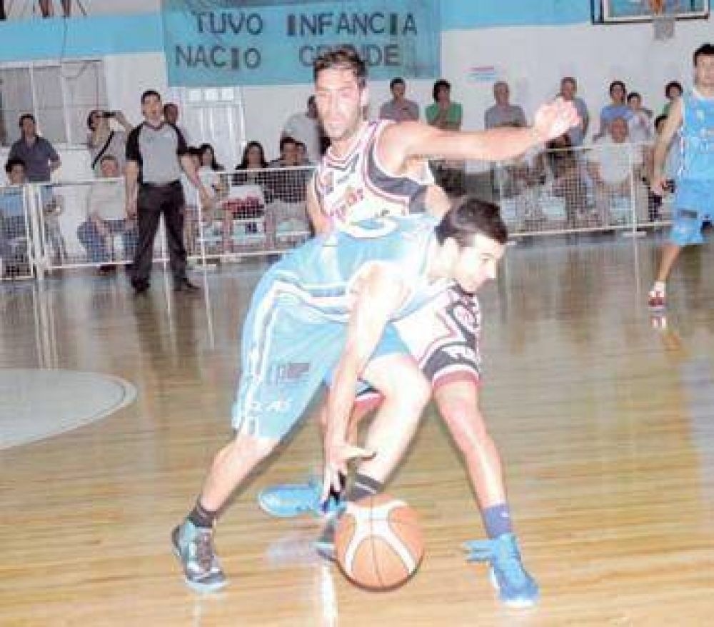 Regatas va por un triunfo que lo lleve a la punta