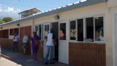 Hospitalizan a joven baleado en Ica�o