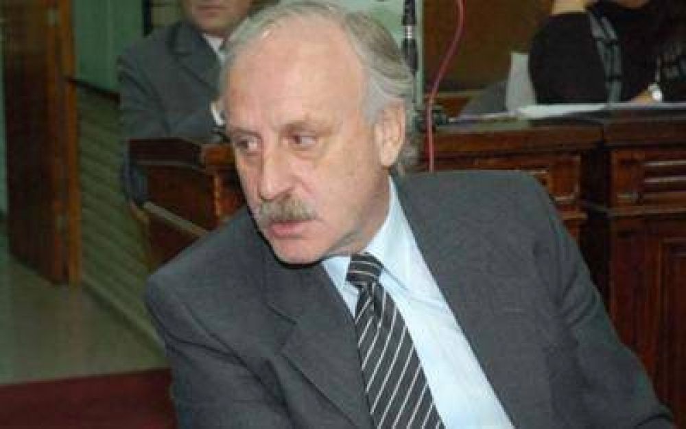 Le renunci� al intendente Feito el secretario de Salud, Doctor Pablo Anaya